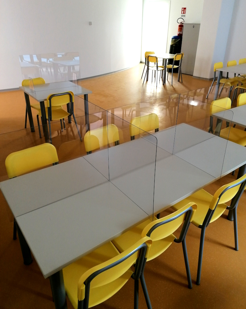 divisorio plexiglass o policarbonato trasparente per mense scolastiche